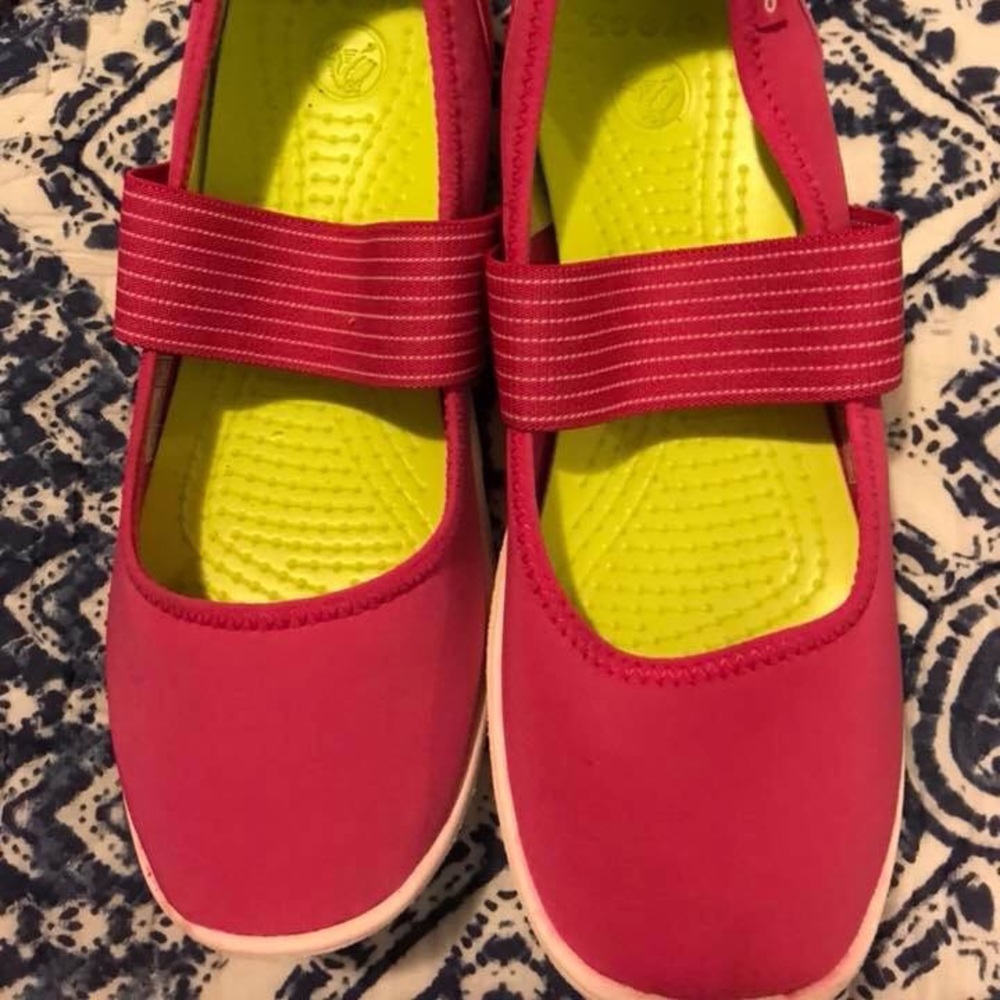 Women’s Crocs size 7 like new